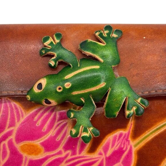 Rare Leather Frog Crossbody Bag Brown - Picture 3 of 10